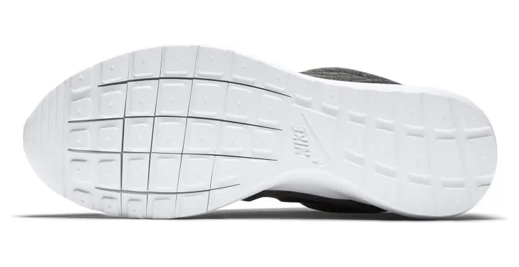 nike-roshe 749658-002