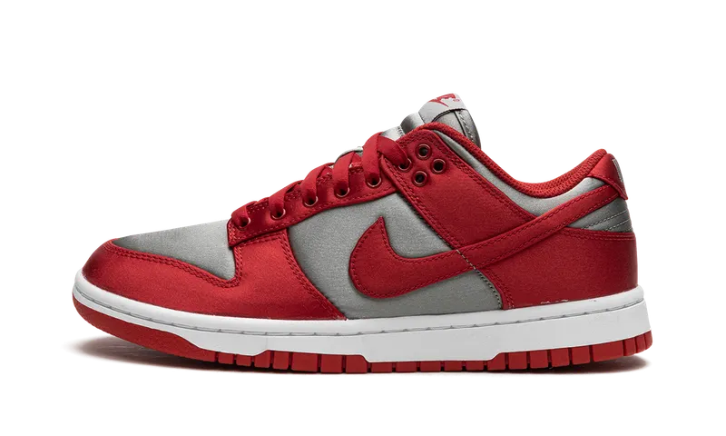 Nike DUNK LOW “UNLV Satin” (DX5931-001)