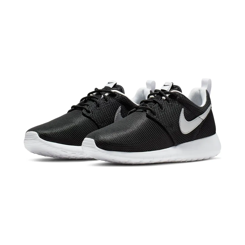 Nike Roshe One (GS) “Black Metallic Silver” (599728-021)