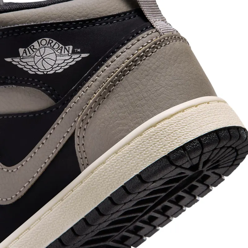 air-jordan-1 IB7052-002