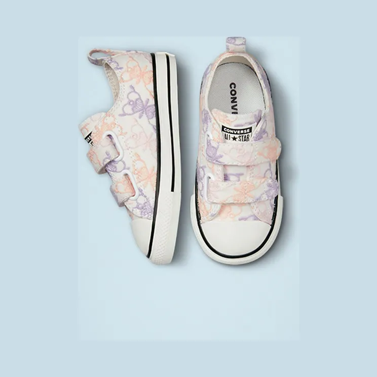 converse-chuck-taylor-all-star A01618C