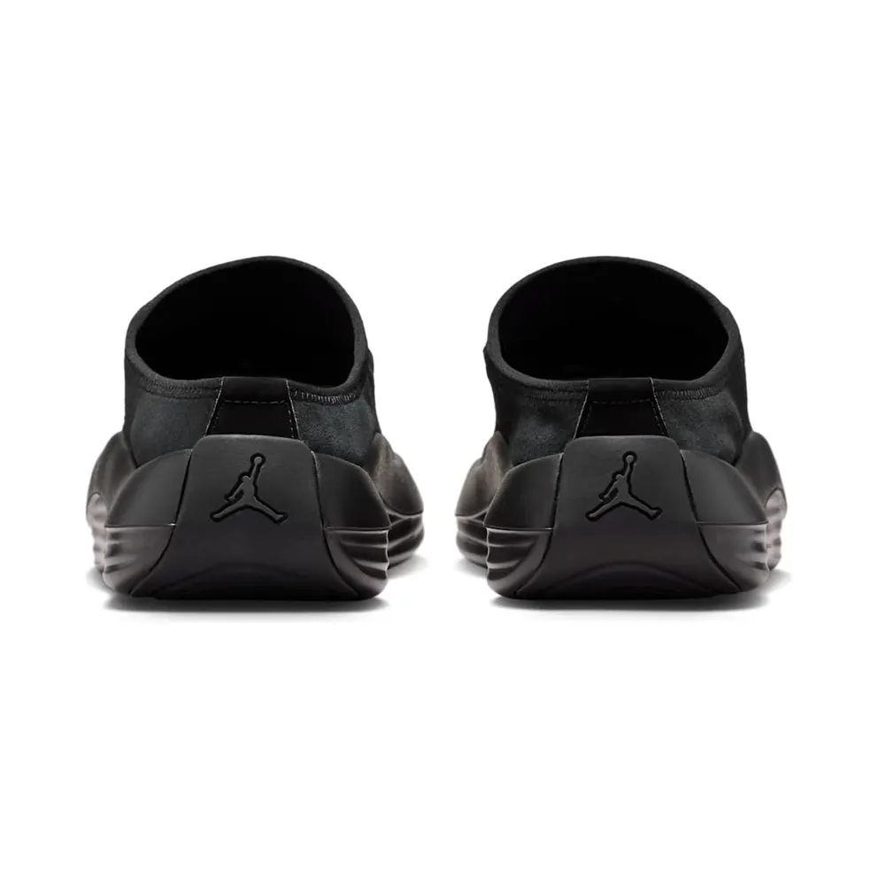 Jordan Future Mule – “Black / Dark Smoke Grey” (HV5073-005)