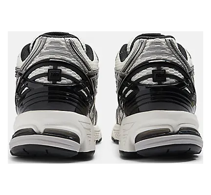 New Balance 1906R “Silver Metallic”: chroom op straatniveau (6)