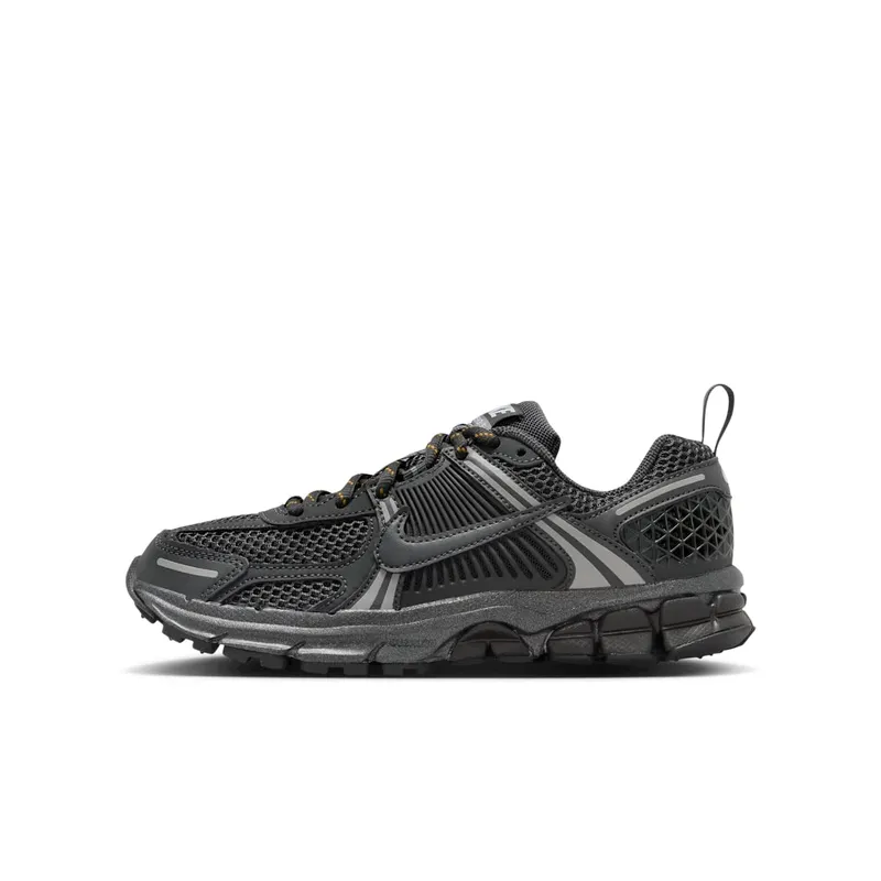 Nike Vomero 5 GS “Dark Smoke Grey Reflective” (IB3812-001)