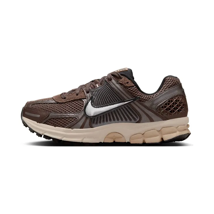 Nike Zoom Vomero 5 “Baroque Brown / Light Orewood Brown / Hemp / Chrome” (FN6742-201)
