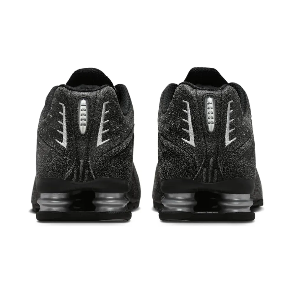Nike Shox R4 “Distressed Leather – Black” (IO4544-002)