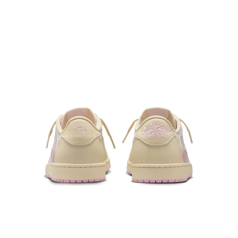 Travis Scott x Air Jordan 1 Low “Shy Pink” (IQ7604-100): €159,99 op SNKRS, €388 daarbuiten. De collab als verdienmodel (6)