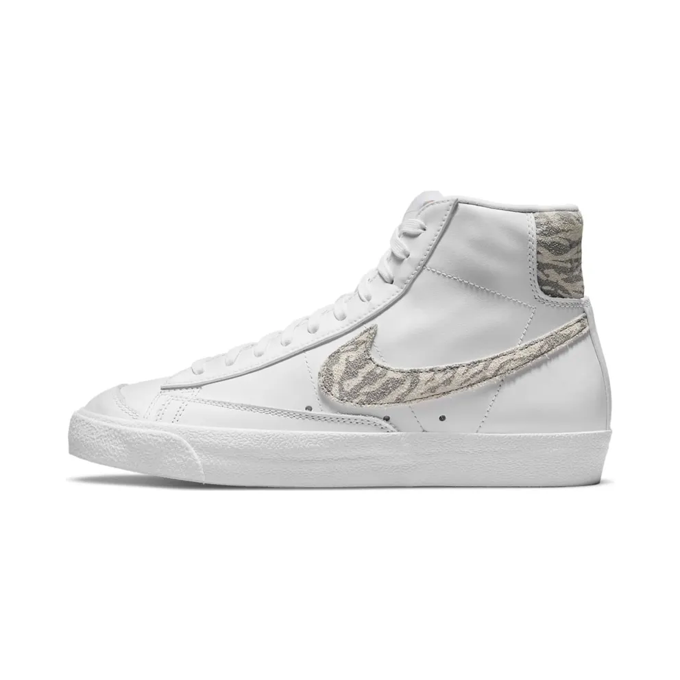 Nike Blazer Mid ’77 SE Weiß (DH9633-101)