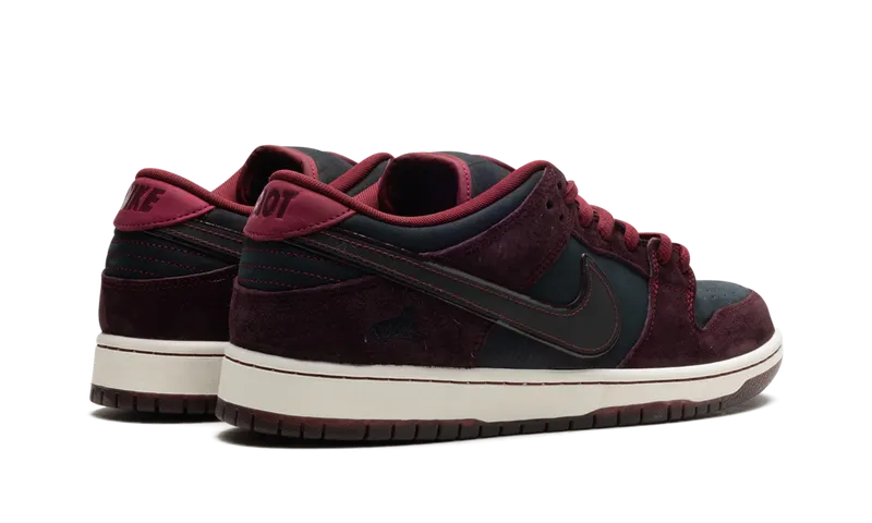 Nike SB Dunk Low “Riot Skateshop” (FZ1289-200)