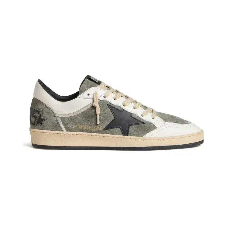 Golden Goose Wildleder-Sneakers mit Sternmotiv “Grey” (GMF00832F007944)