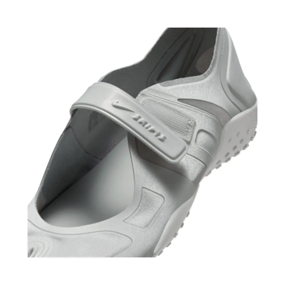 Nike NikeSKIMS Rift Satin “Night Silver / Base Grey / Medium Silver” (IQ7158-002)