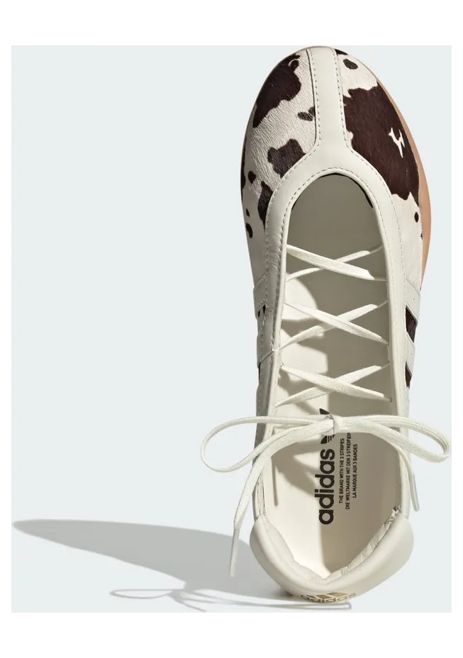 adidas Taekwondo Mei “Cow Print” (KJ0229) — koeienprint op een ballerina-silhouet (2)