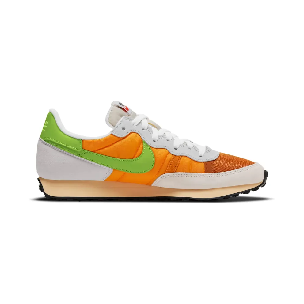 Nike Challenger OG Label Maker Kumquat