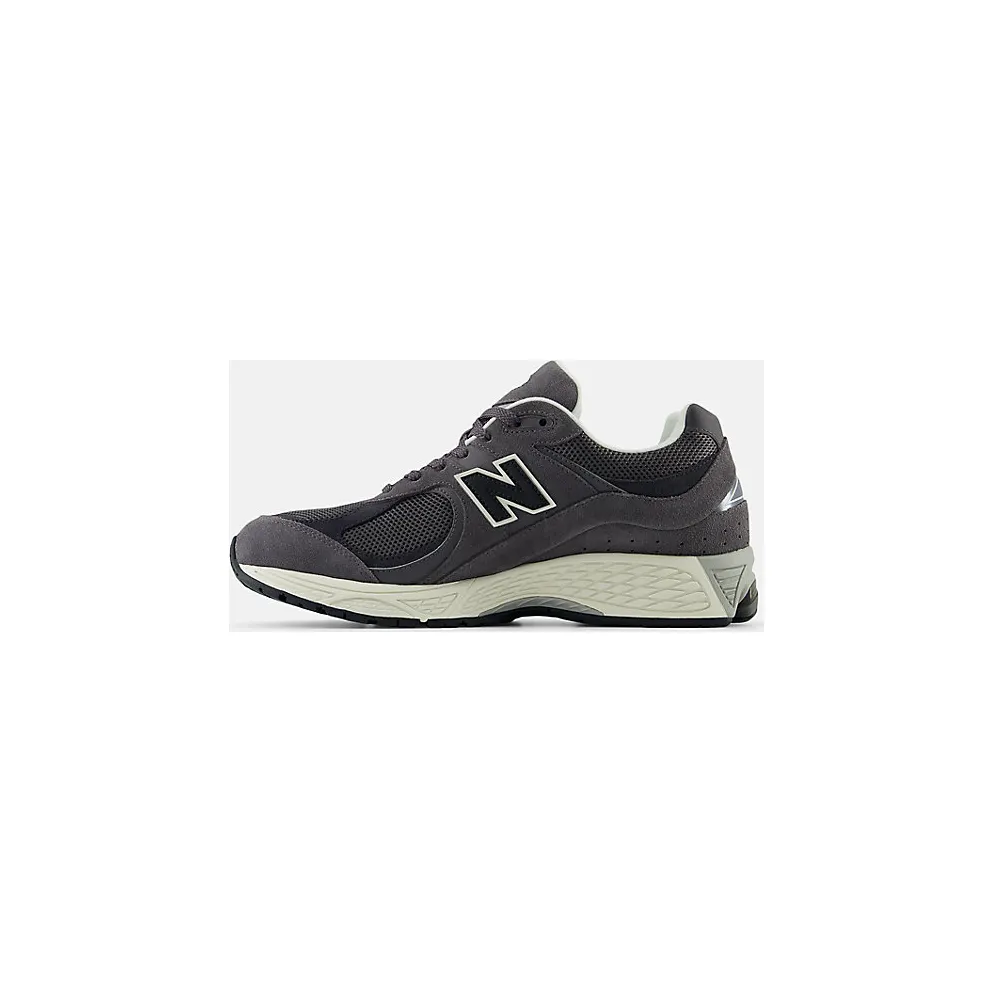 New Balance 2002R “Monochrome Pack Grey” (M2002RFL)
