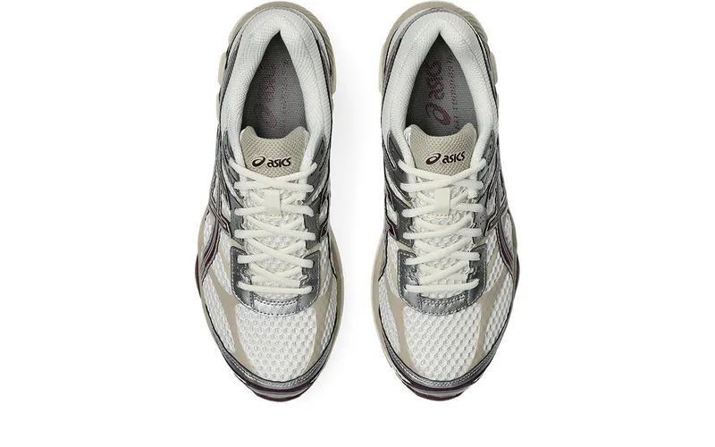 Asics Gel Cumulus 16 “Cream / Beniimo Purple” (1203A733-104)