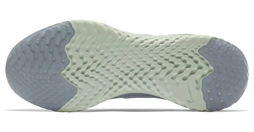 nike-epic AQ0070-014