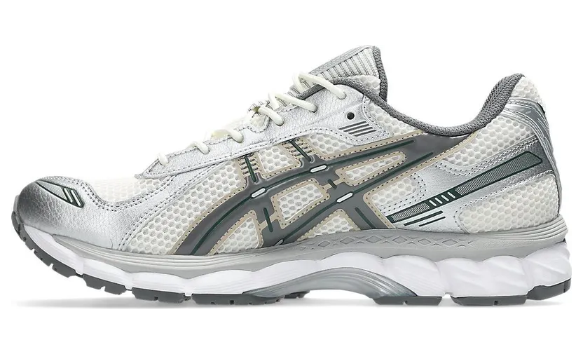 Asics Gel-Kayano 12.1 “Cream Carbon”: de nette lichte keuze (4)