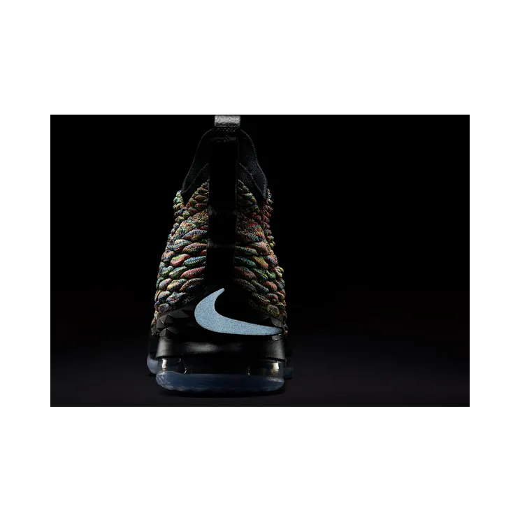 nike-lebron-15 897648-901