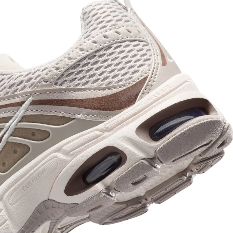 nike-air-max IQ9430-200