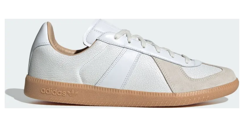 adidas BW Army in wit en gum (JH7834): bijna geen logo, en dat is precies het punt