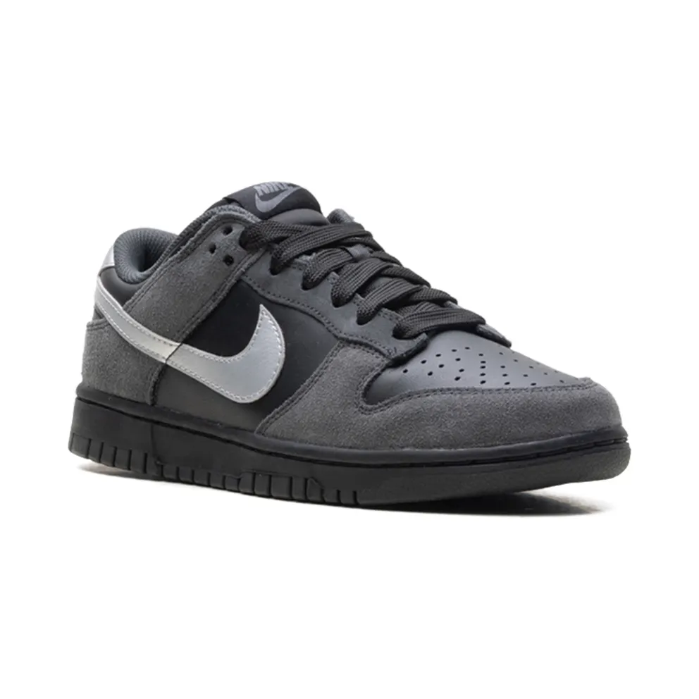 Nike Dunk Low “Anthracite / Metallic Silver” (II7636-001)