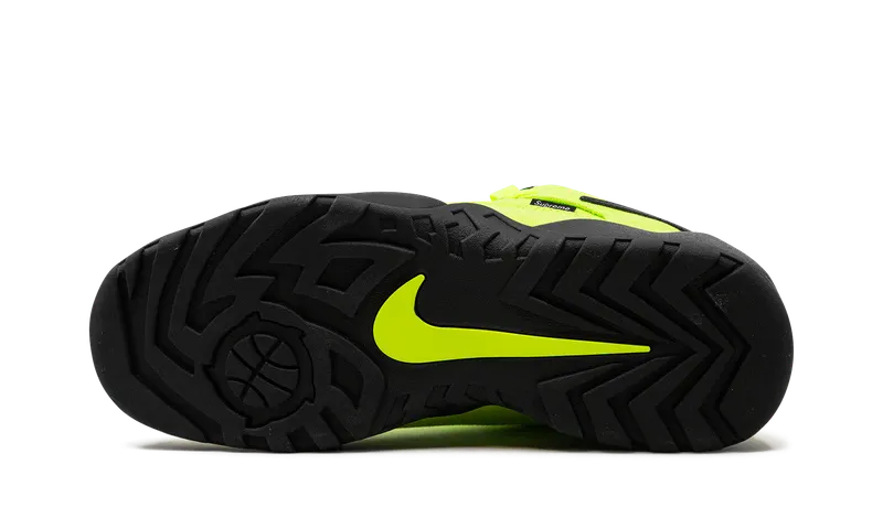 Nike SB Darwin Low “Supreme – Volt” (FQ3000-700)