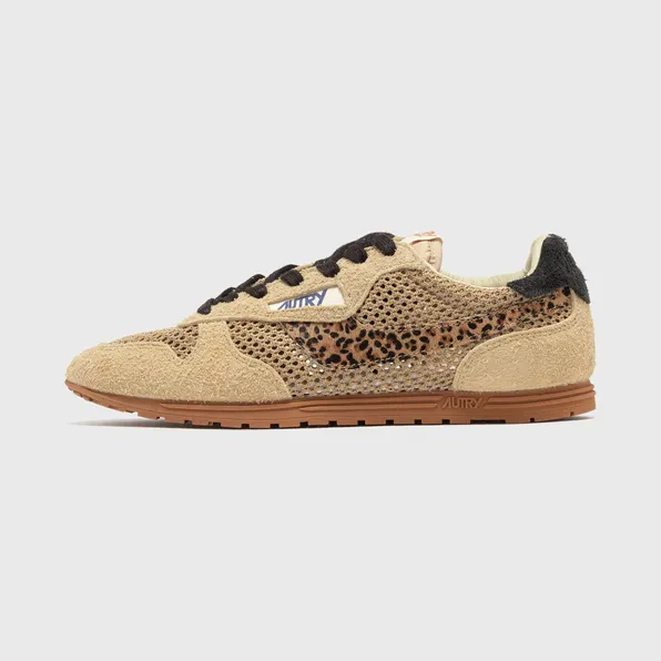 Autry Action Shoes WINDSPIN LOW WOM Brown