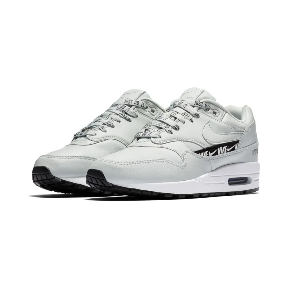 Nike Air Max 1 SE “Light Silver / Black / White” (881101-004)