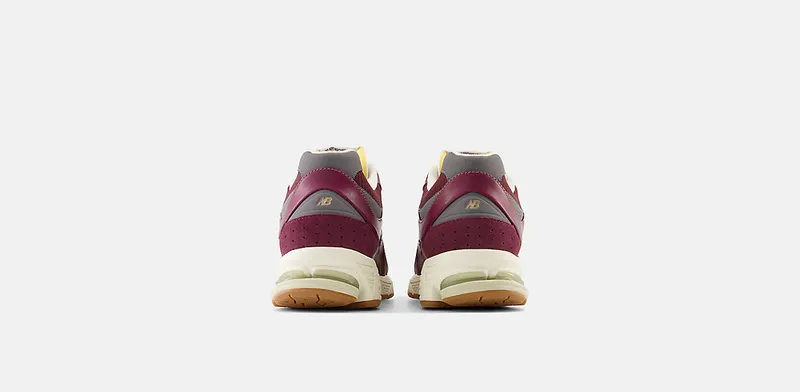 New Balance 2002R (M2002RVH)