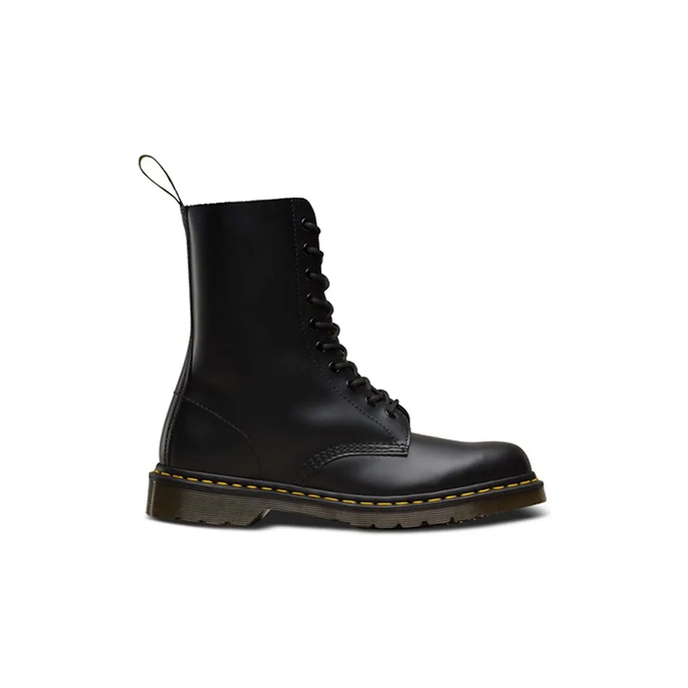 Dr. Martens 1490 Black Smooth Leather (10092001)