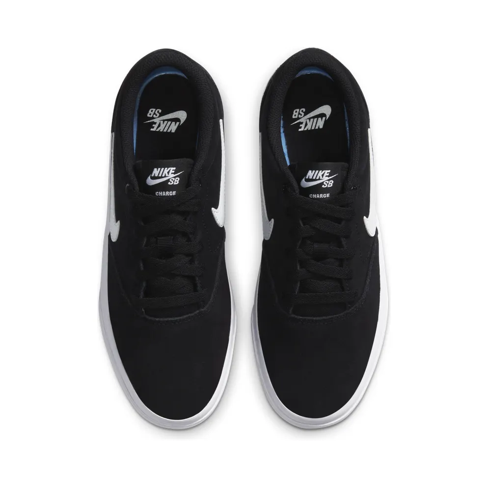 Nike SB Charge Suede “Black / White” (CQ2470-001)
