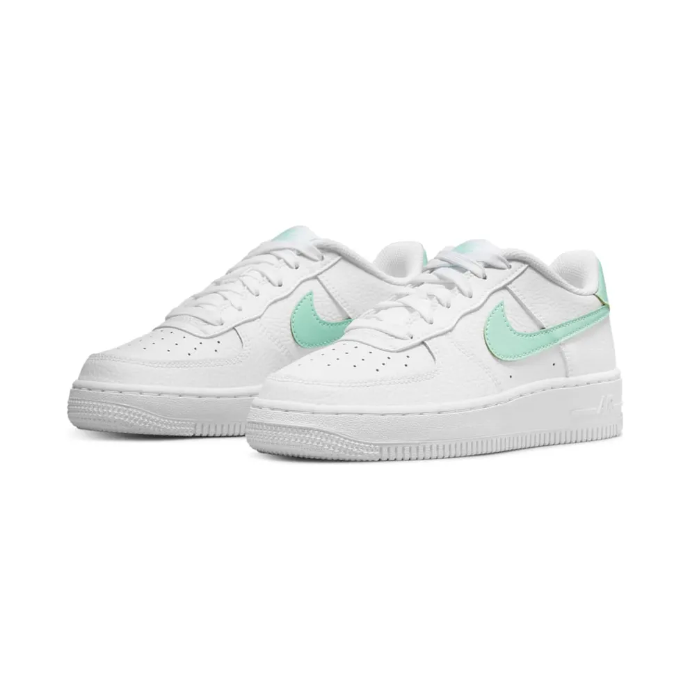 Nike Air Force 1 Older Kids’ White (CT3839-105)