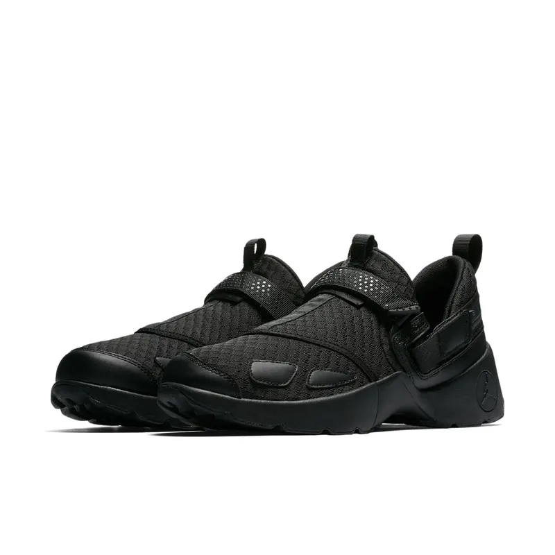 Jordan Trunner LX Triple Black Black/Black-Black (897992-020)