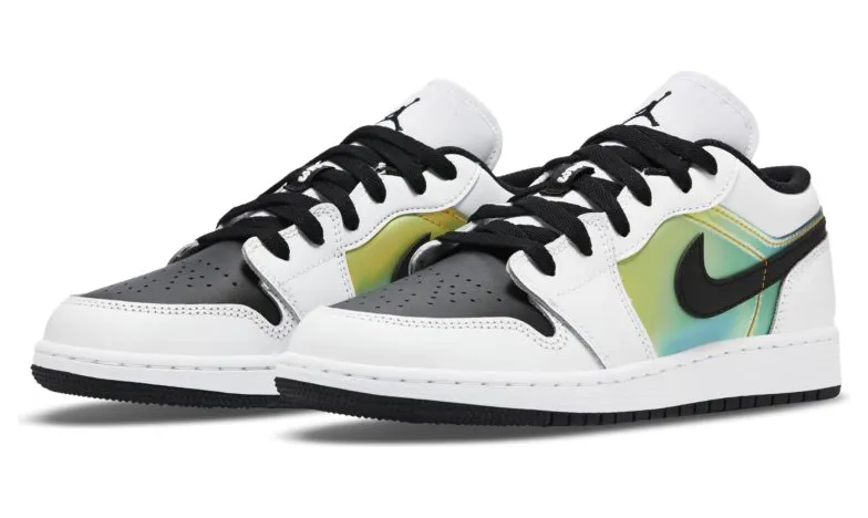 Jordan 1 Low Metallic Gold (GS) (CV9844-109)