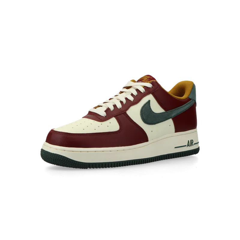 Nike Air Force 1 ’07 LV8 (cocnut milk / vintage green / dark team red) – HQ3612-113