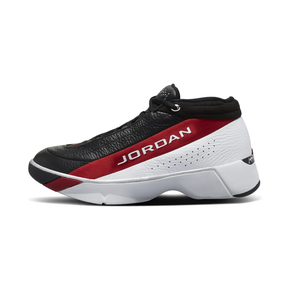 Jordan Team Showcase – White “True White / Gym Red / Black” (CD4150-102)