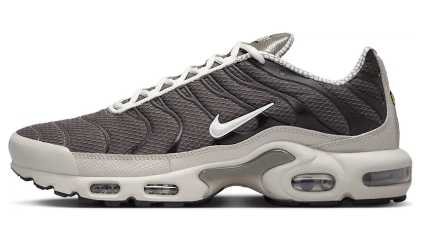 Nike Air Max Plus Year of the Snake (IB7679-200)