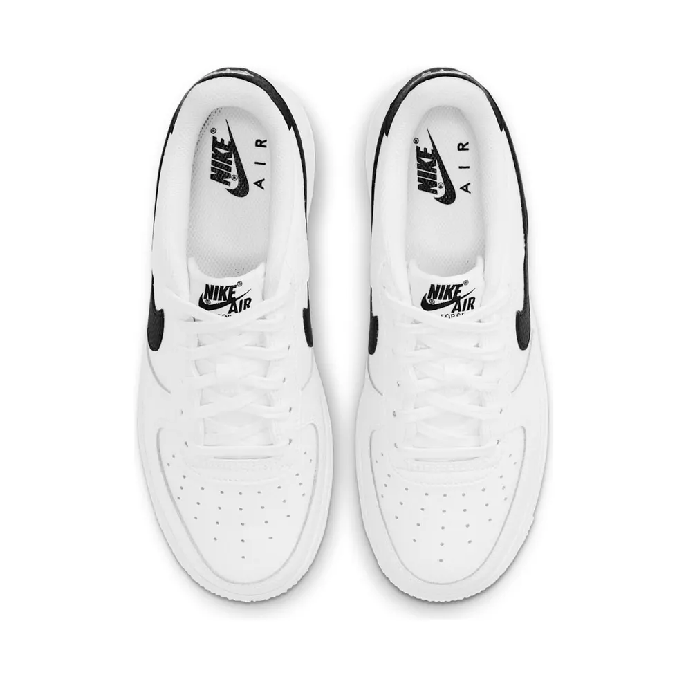Nike Air Force 1 Older Kids’ White (CT3839-100)