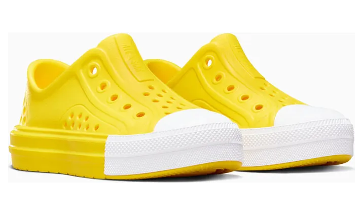 converse-chuck-taylor-all-star A06667C
