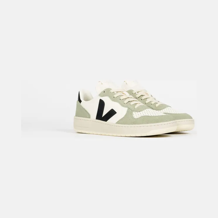 Veja V-10 Pure Black Clay (VI0220500)