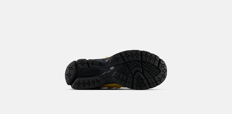 New Balance 1906E “Amber Haze Black” (U1906596)