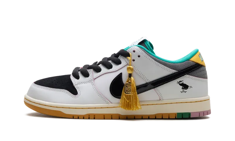 Nike SB Dunk Low “CSEF” (HJ4132-100)
