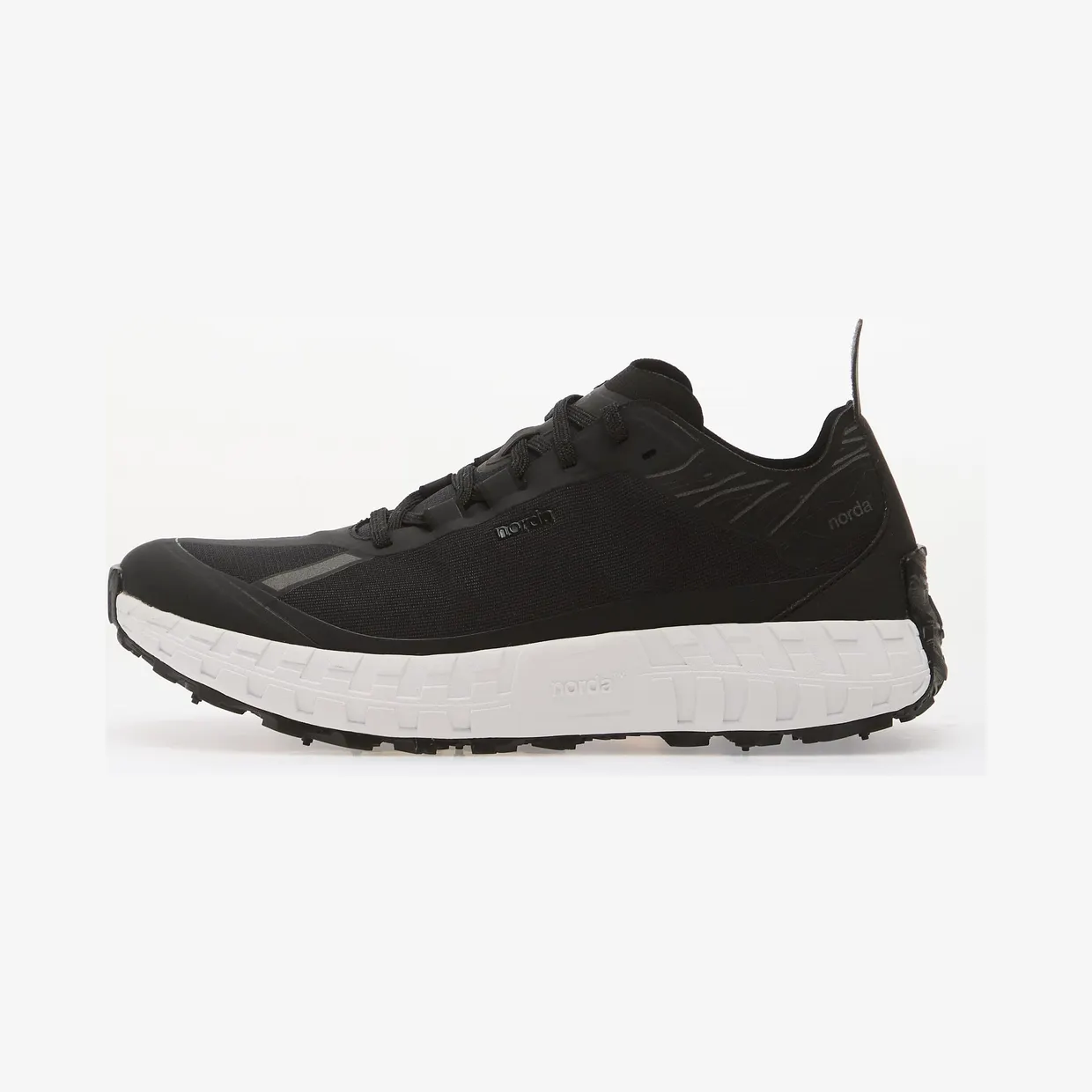 Norda 001A Black Black