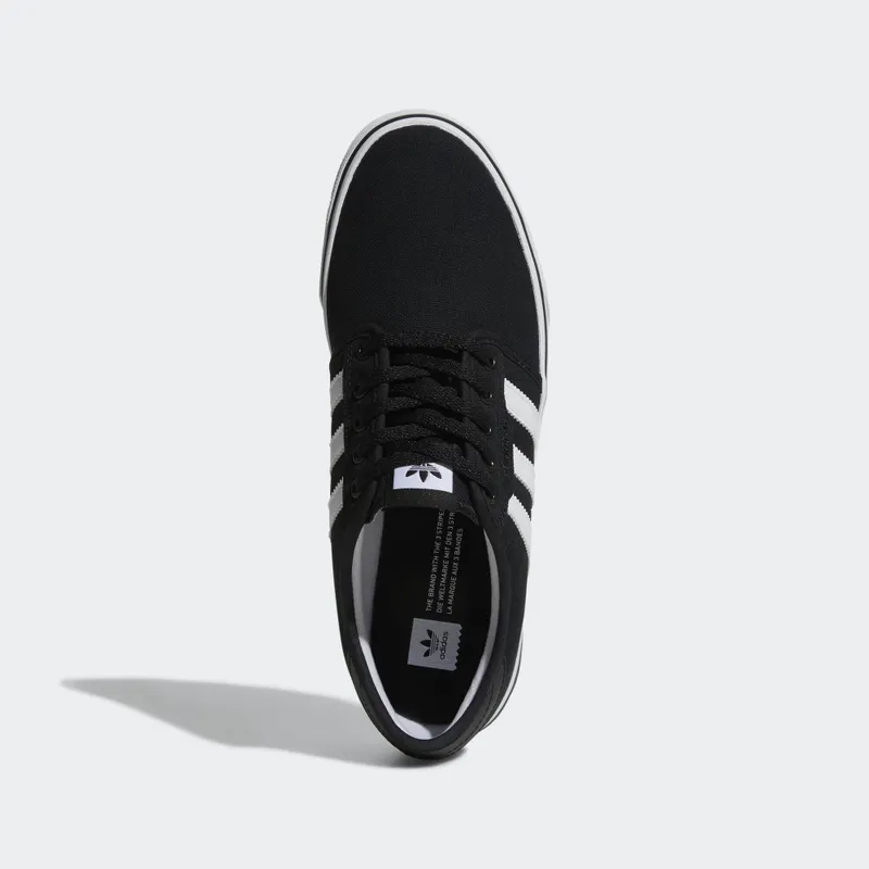 adidas Seeley Core Black Core Black/White Gum 4 (F37427)