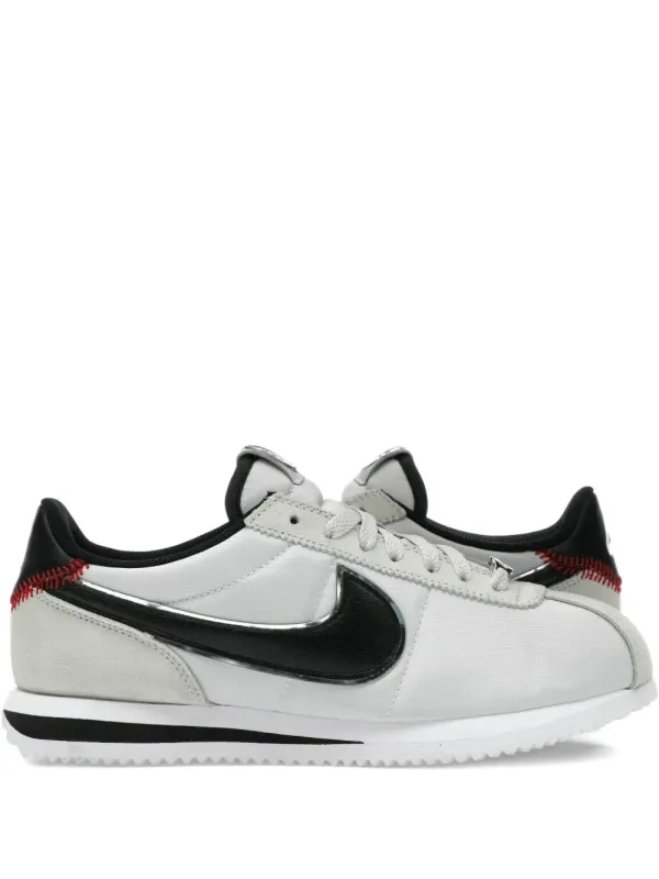 Nike Cortez Sneakers mit Metallic-Akzenten – Weiß (HV6724)