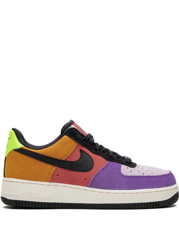 Nike ‘Air Force 1 ’07 LV8’ Sneakers – Violett (CU1929)