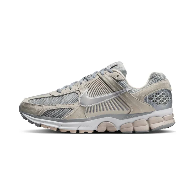 Nike Zoom Vomero 5 “Light Orewood Brown / White / Metallic Platinum / Light Smoke Grey” (HF1553-101)
