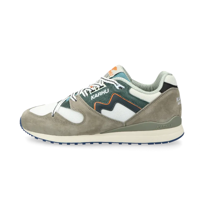 Karhu Synchron Classic (abbey stone / turbulence) – F802675
