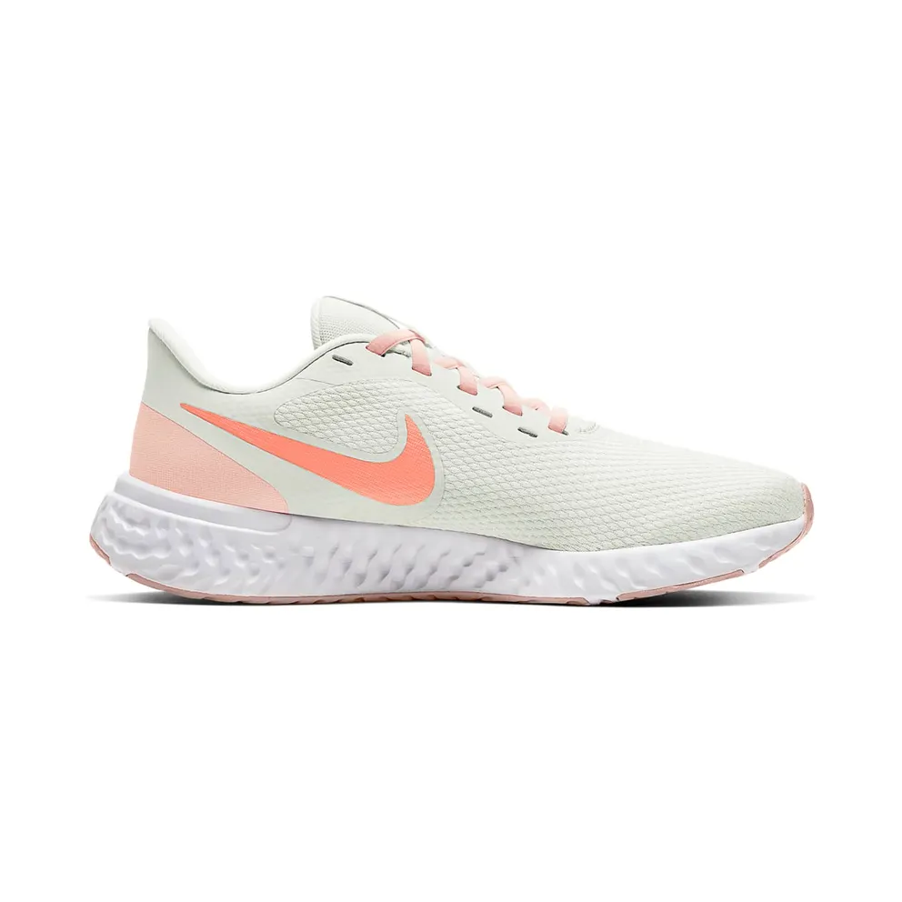 Nike Revolution 5 “Summit White / Orange Pearl / White / Crimson Bliss” (BQ3207-109)