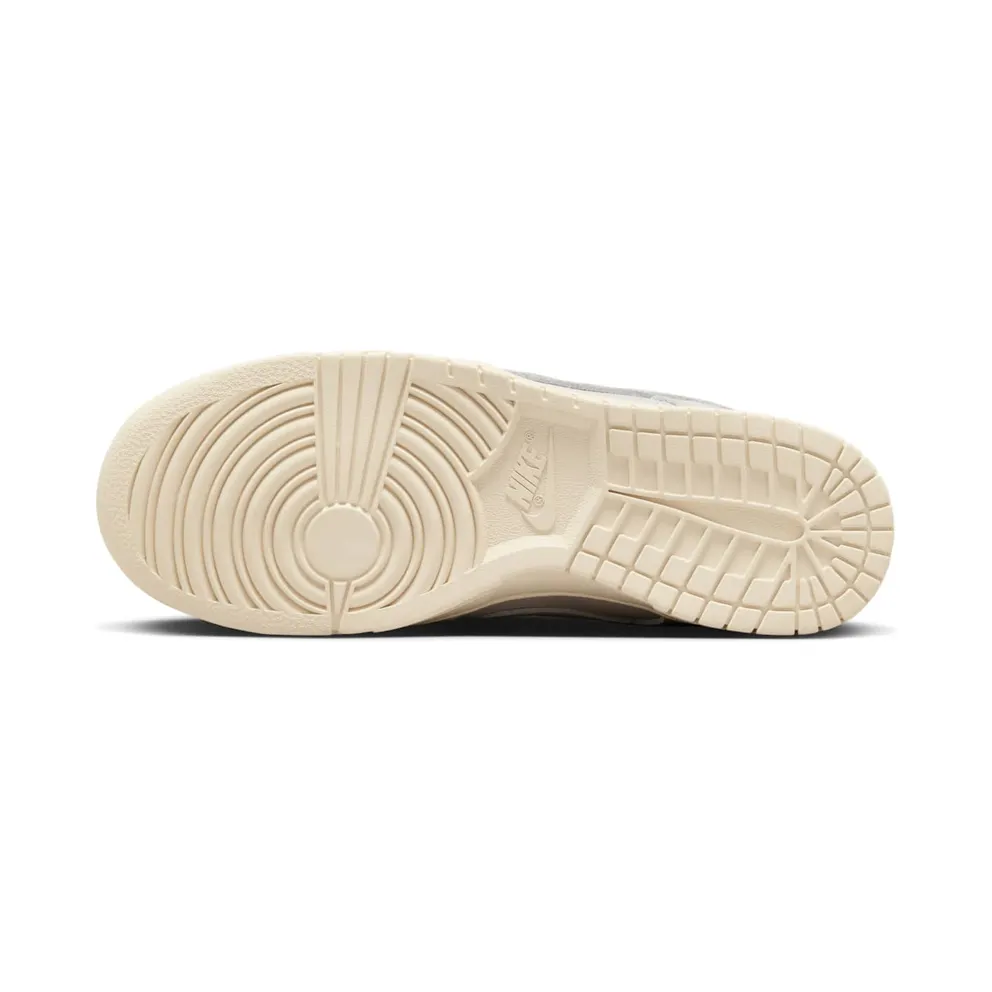 Nike Dunk Low “Light Orewood Brown” (DZ2538-100)